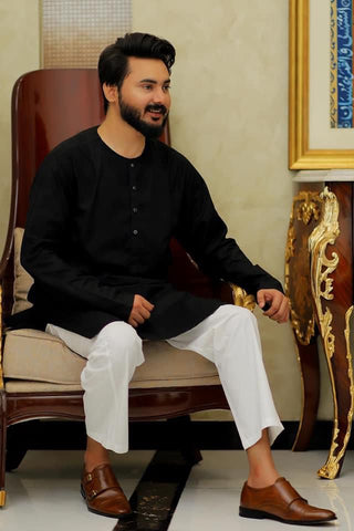 JET-BLACK-KURTA-WITH-WHITE-TROUSER